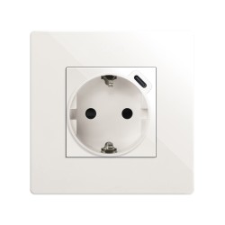 BASE SCHUKO CON CARGADOR USB C 20001432-090