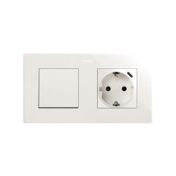 BASE SCHUKO CON CARGADOR USB C 20001432-090